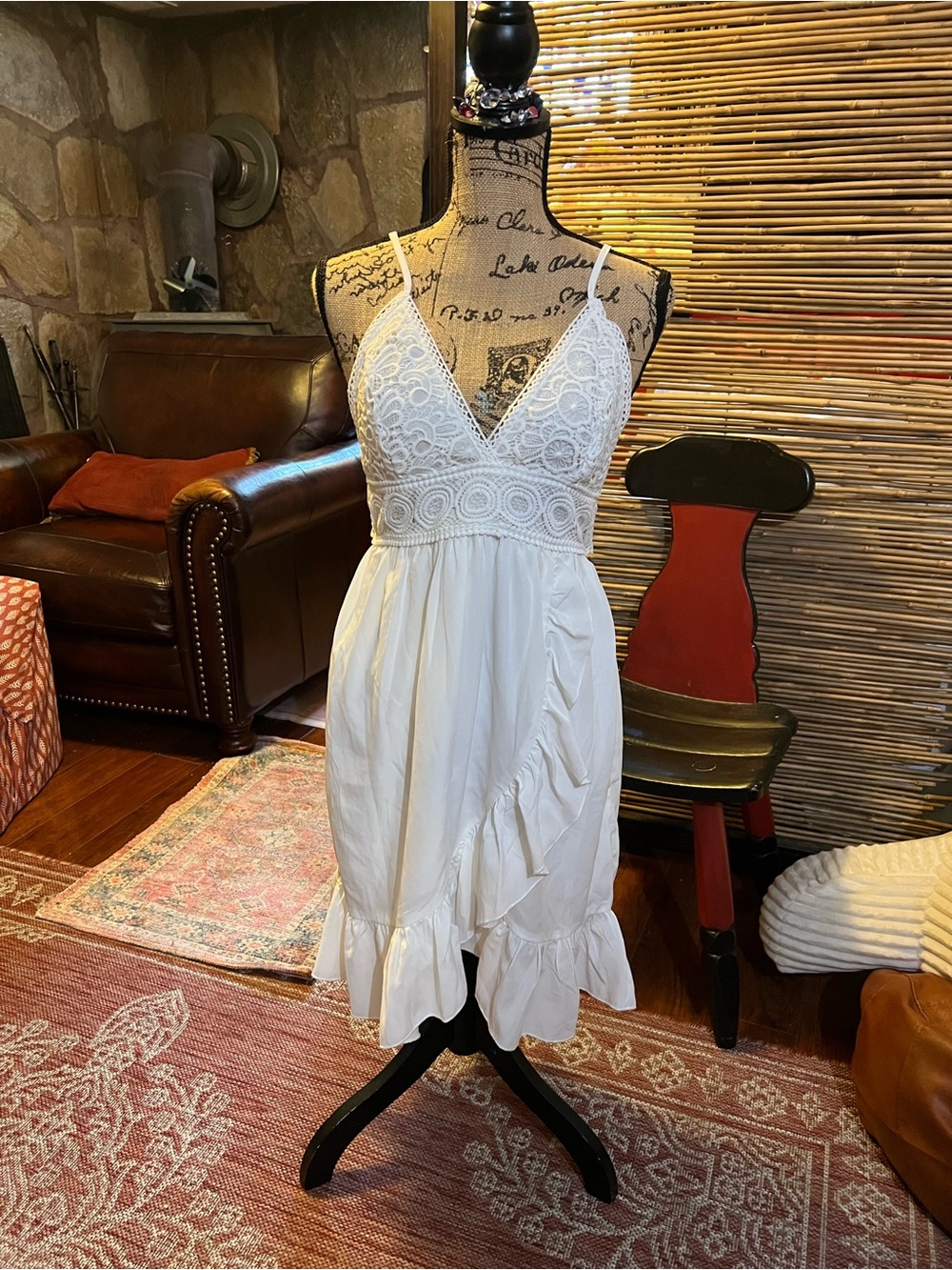 Wish White Lace V-Neck Spaghetti Strap Chemise